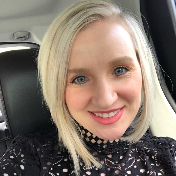 Meet your Posher, Courtney - Picture 1 of 1